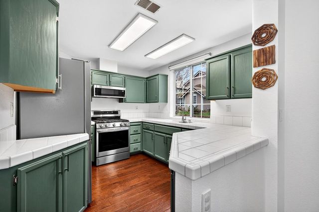 1109 Sandy Creek Dr, Folsom, CA 95630