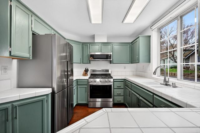 1109 Sandy Creek Dr, Folsom, CA 95630