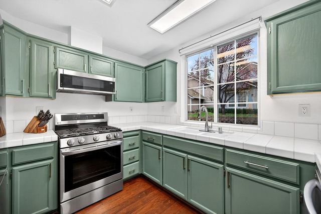 1109 Sandy Creek Dr, Folsom, CA 95630