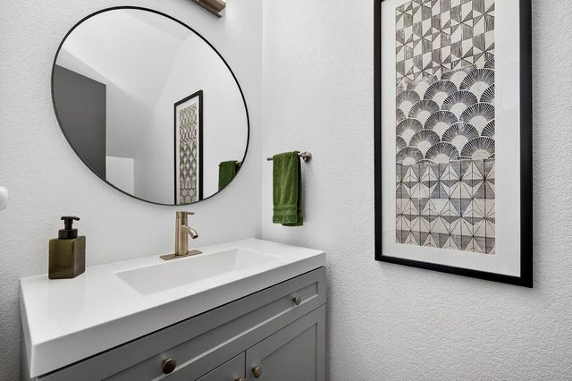 1109 Sandy Creek Dr, Folsom, CA 95630