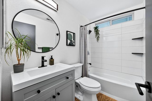 1109 Sandy Creek Dr, Folsom, CA 95630