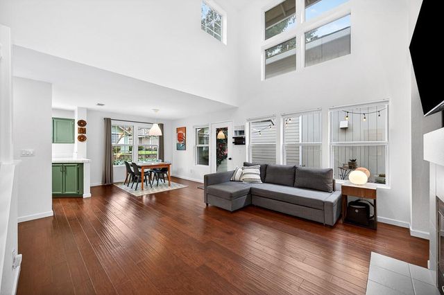 1109 Sandy Creek Dr, Folsom, CA 95630