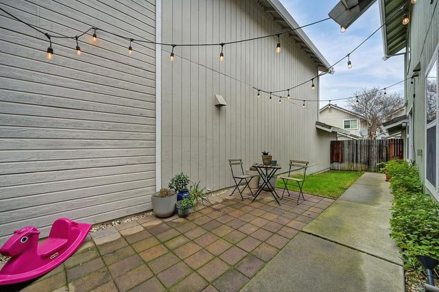 1109 Sandy Creek Dr, Folsom, CA 95630