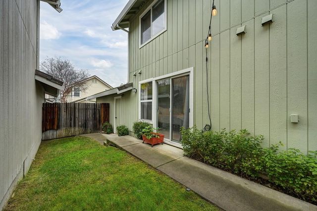 1109 Sandy Creek Dr, Folsom, CA 95630