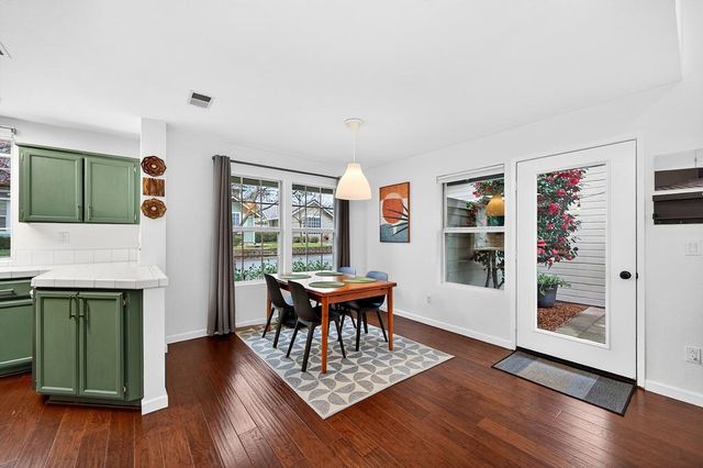 1109 Sandy Creek Dr, Folsom, CA 95630