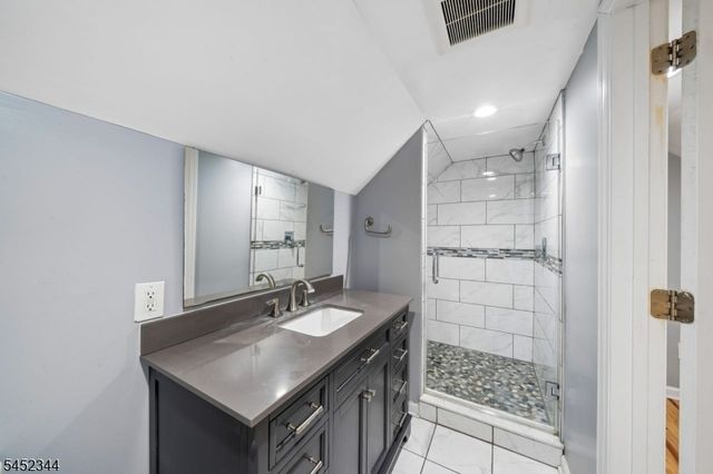 23 W Henry Pl, Woodbridge Twp., NJ 08830