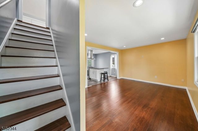 23 W Henry Pl, Woodbridge Twp., NJ 08830