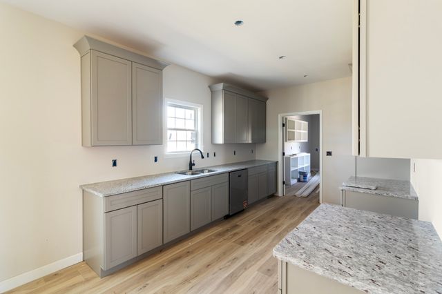 1997 Stevens Dr, Westmoreland, TN 37186