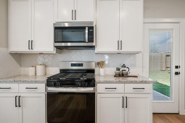 21559 Bluebonnet Bay Drive, Magnolia, TX 77354