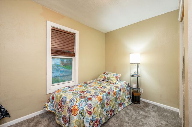 1909 E 25th Street, Des Moines, IA 50317