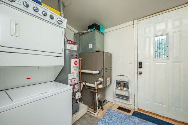 1909 E 25th Street, Des Moines, IA 50317