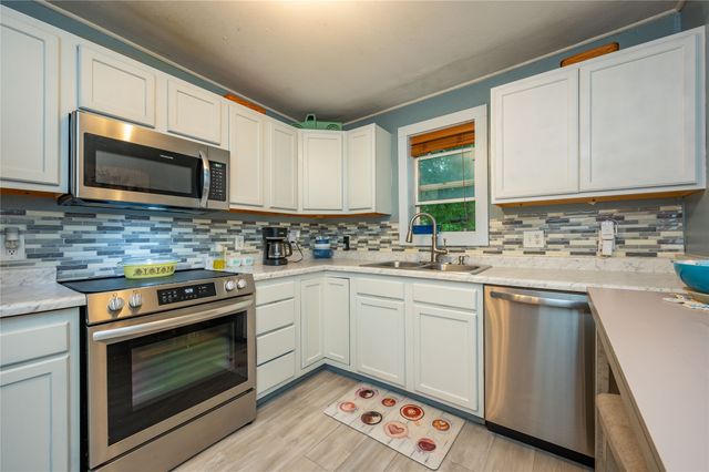 1909 E 25th Street, Des Moines, IA 50317