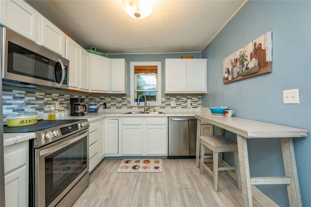 1909 E 25th Street, Des Moines, IA 50317
