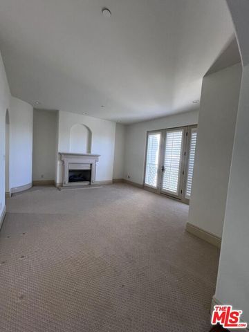 137 S Spalding Drive 402, Beverly Hills, CA 90212