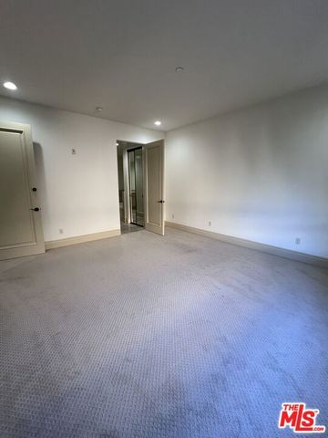 137 S Spalding Drive 402, Beverly Hills, CA 90212