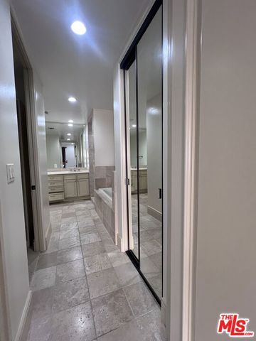 137 S Spalding Drive 402, Beverly Hills, CA 90212