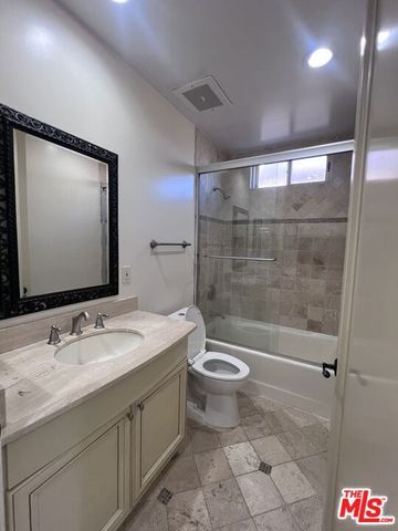 137 S Spalding Drive 402, Beverly Hills, CA 90212