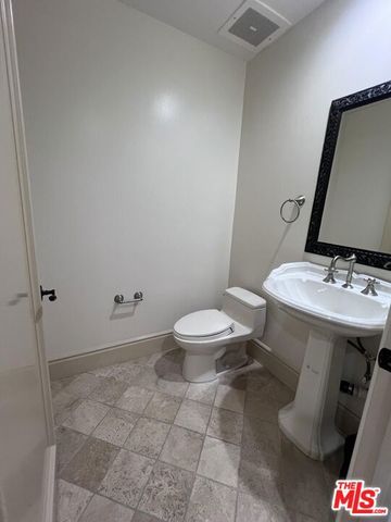 137 S Spalding Drive 402, Beverly Hills, CA 90212