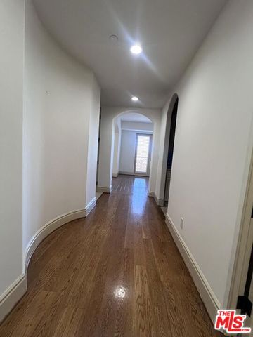 137 S Spalding Drive 402, Beverly Hills, CA 90212