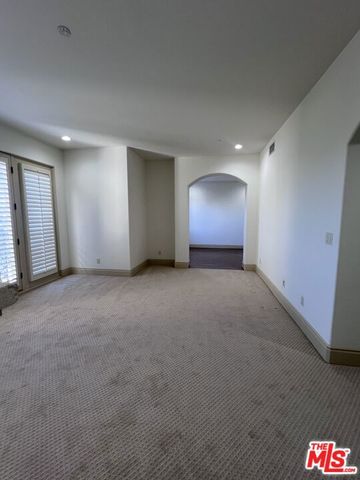 137 S Spalding Drive 402, Beverly Hills, CA 90212