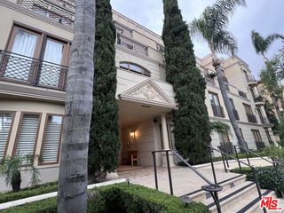 137 S Spalding Drive 402, Beverly Hills, CA 90212