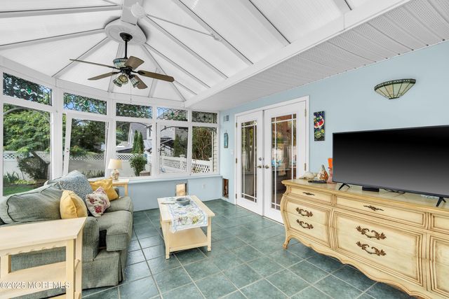 8 Laurel Lane, Bayville, NJ 08721