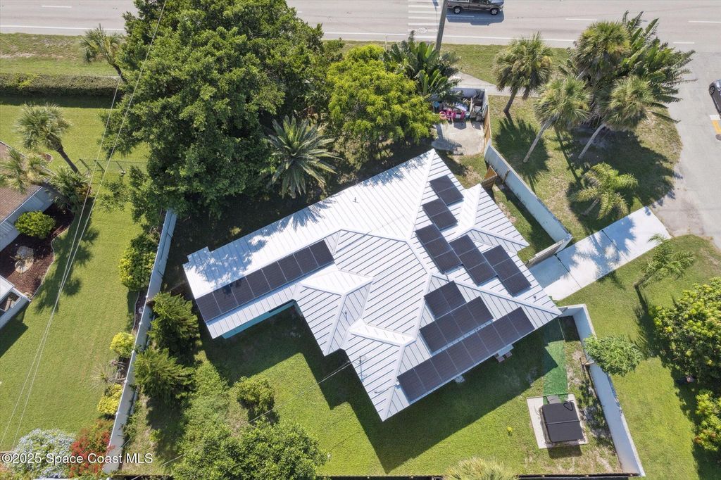 104 W Osceola Lane, Cocoa Beach, FL 32931