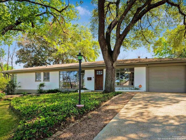 134 Blakeley, San Antonio, TX 78209