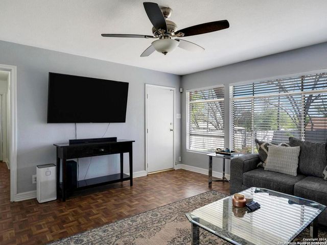 134 Blakeley, San Antonio, TX 78209