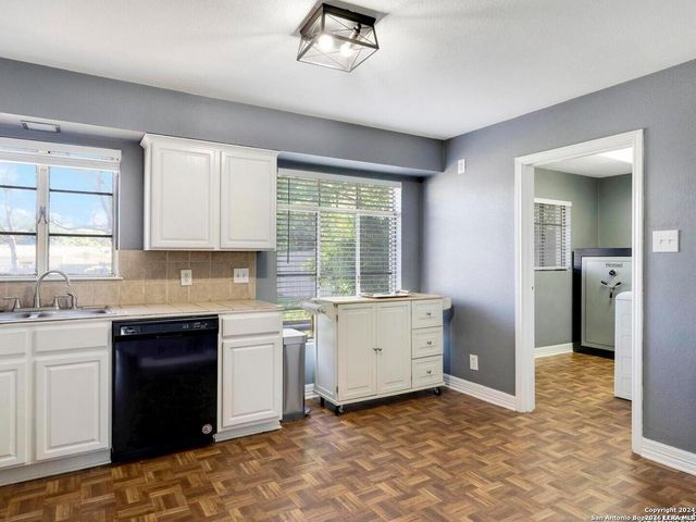 134 Blakeley, San Antonio, TX 78209