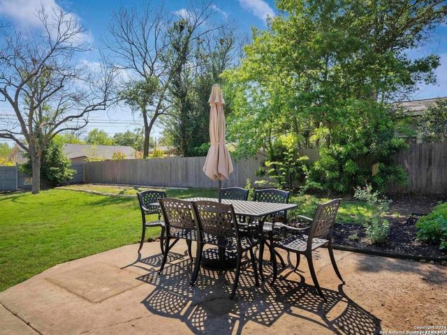134 Blakeley, San Antonio, TX 78209