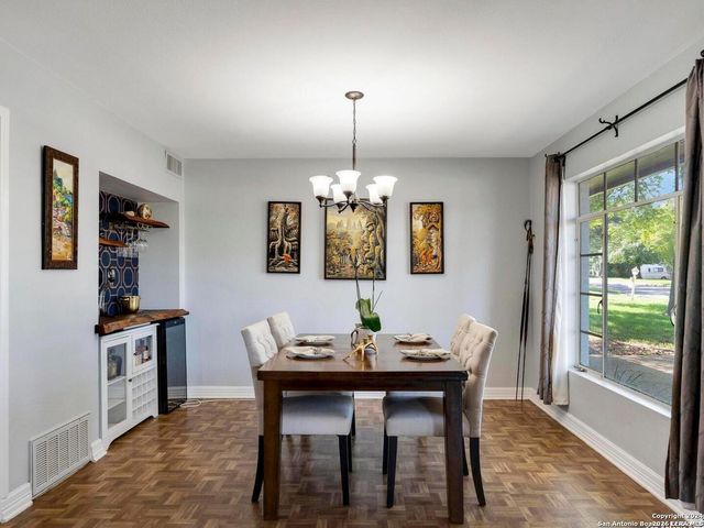 134 Blakeley, San Antonio, TX 78209