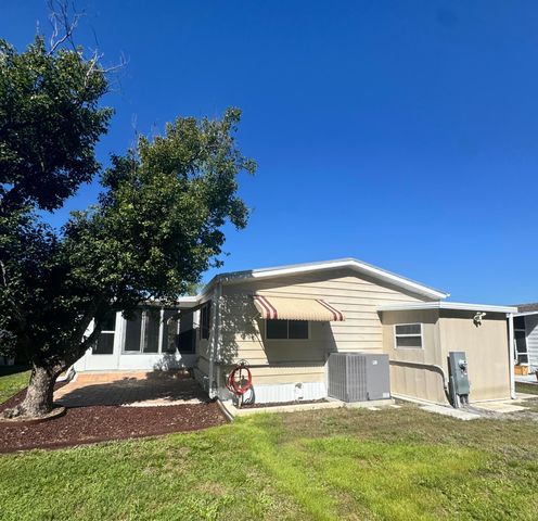54 Calle De Lagos, Fort Pierce, FL 34951