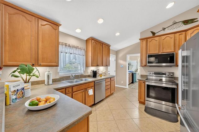 12854 NE 118TH TERRACE, Ocklawaha, FL 32179