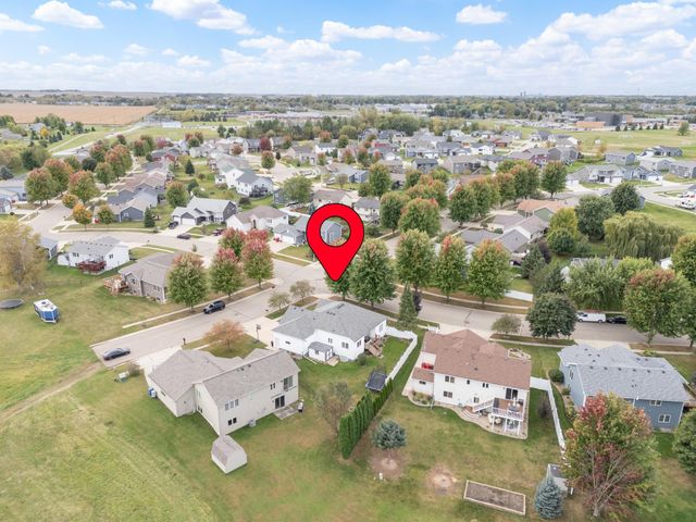 805 23rd St Circle NE, Kasson, MN 55944