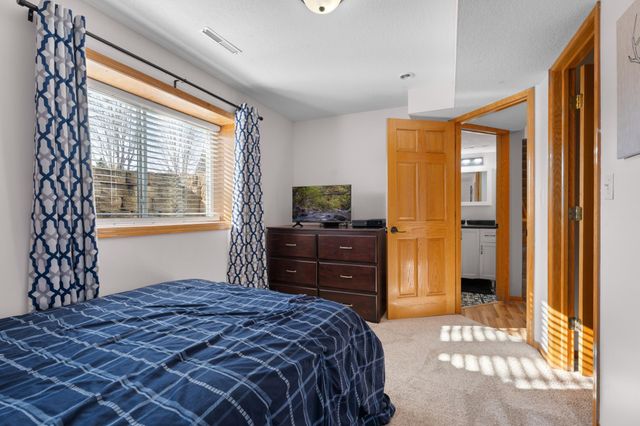 805 23rd St Circle NE, Kasson, MN 55944