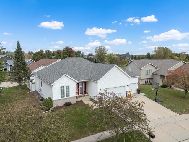 805 23rd St Circle NE, Kasson, MN 55944