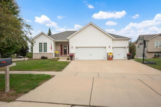805 23rd St Circle NE, Kasson, MN 55944
