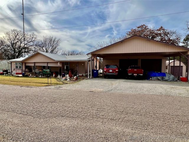 27 Aster Drive, Mead, OK 73449