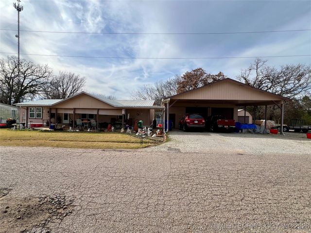 27 Aster Drive, Mead, OK 73449