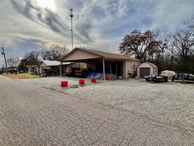 27 Aster Drive, Mead, OK 73449