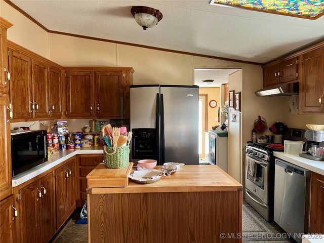 27 Aster Drive, Mead, OK 73449