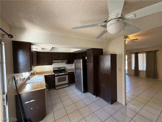 8913 BORLA Drive, Las Vegas, NV 89117