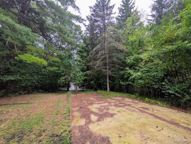 4050 Hunters Creek Road, Metamora, MI 48455