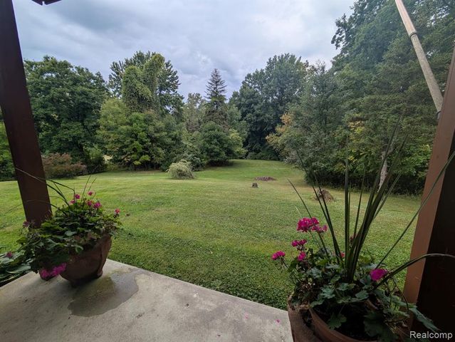 4050 Hunters Creek Road, Metamora, MI 48455