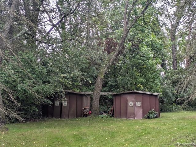 4050 Hunters Creek Road, Metamora, MI 48455