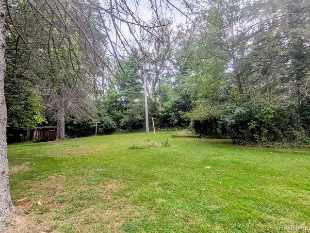 4050 Hunters Creek Road, Metamora, MI 48455