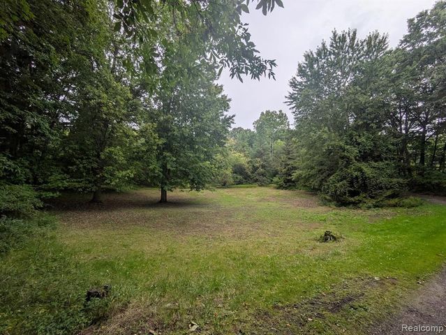 4050 Hunters Creek Road, Metamora, MI 48455