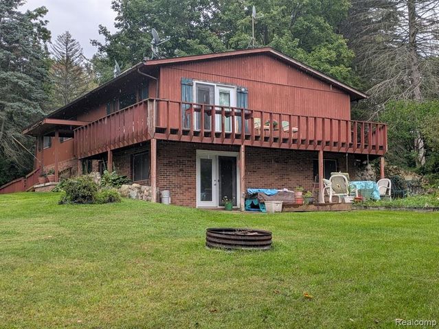 4050 Hunters Creek Road, Metamora, MI 48455