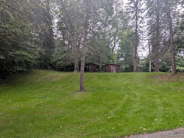 4050 Hunters Creek Road, Metamora, MI 48455